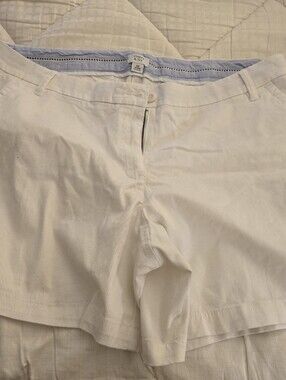 crown & ivy Curvy Caroline White Shorts NWT